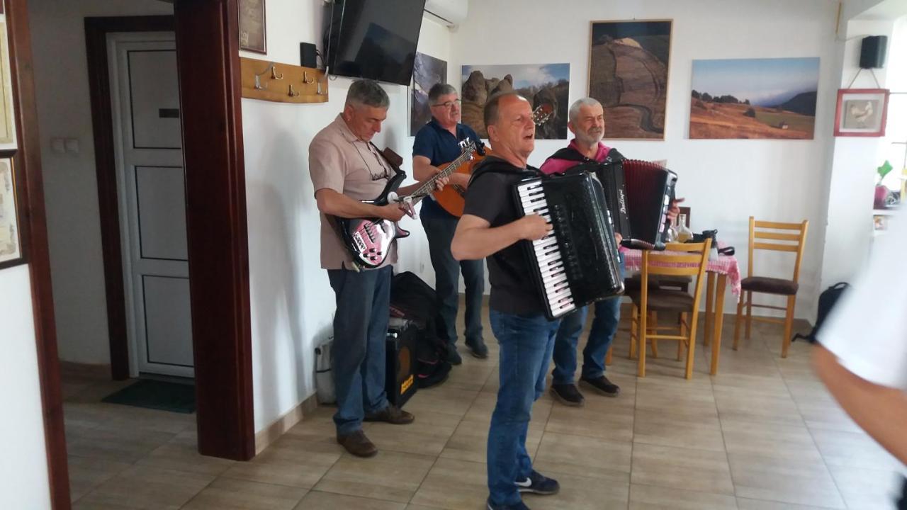 Etno Selo Lelic Bed and Breakfast Valjevo Eksteriør billede